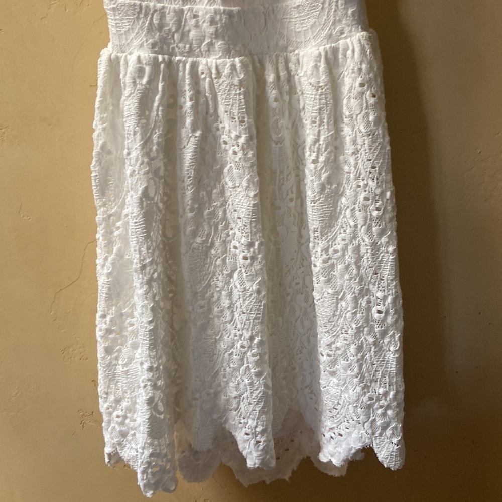 Sz 2 (S/M) Nightcap White Lace USA off the Shoulder open back mini Dress Soft! - Picture 4 of 7